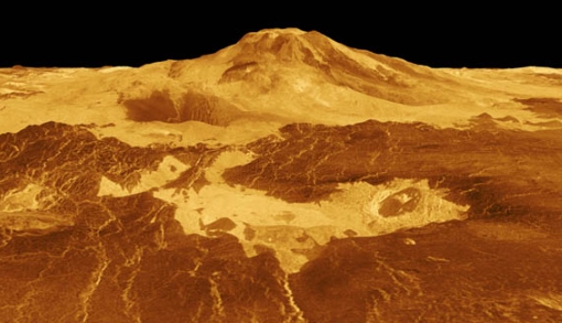 what are venusʼs surface features