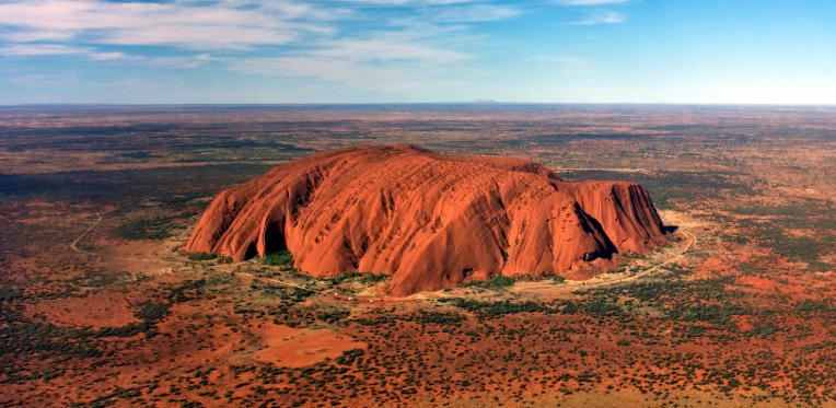 The Geology Behind Ayers Rock’s Color Changes