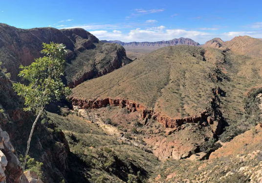 How the MacDonnell Ranges Were Folded by Time