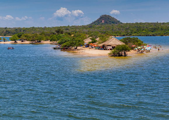 Tapajós River clear water ecosystem and sandbank formations