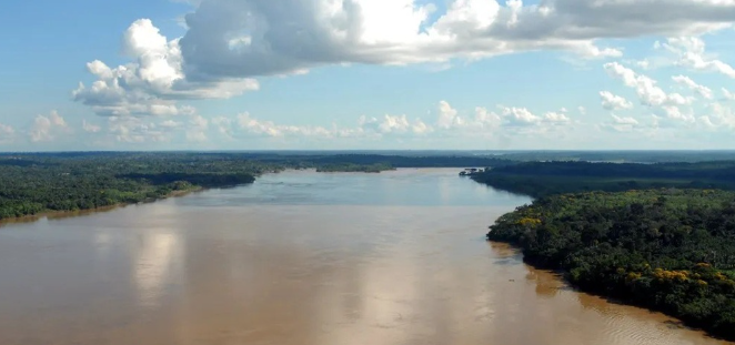 Madeira River navigation challenges and sediment transport